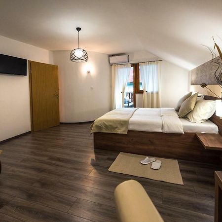 Guest House Vana โคเรนนิซา ภายนอก รูปภาพ