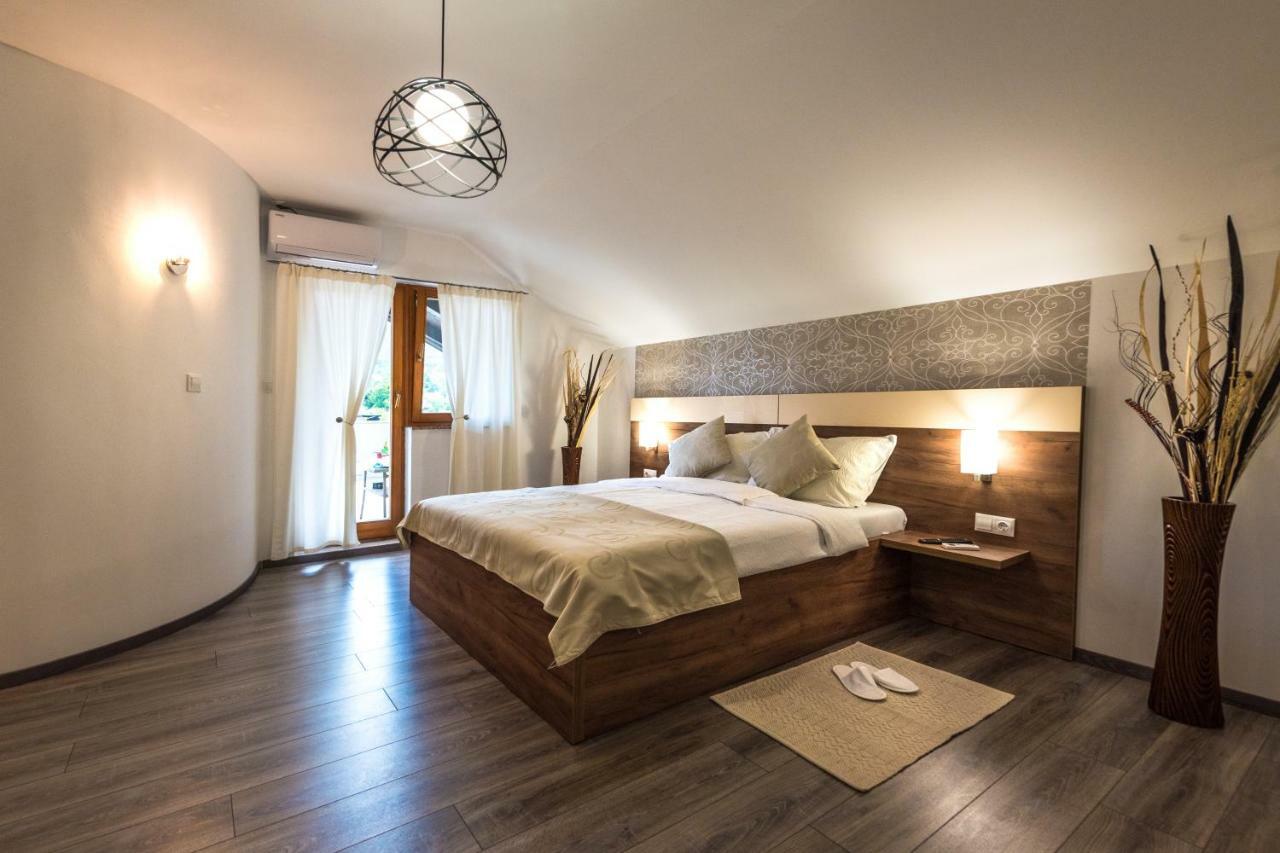 Guest House Vana โคเรนนิซา ภายนอก รูปภาพ