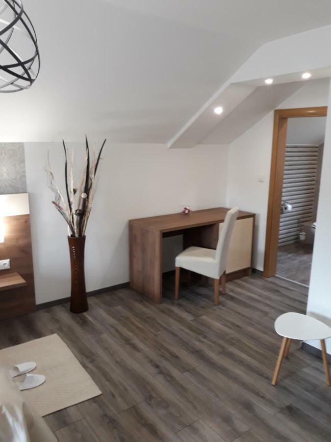 Guest House Vana โคเรนนิซา ภายนอก รูปภาพ